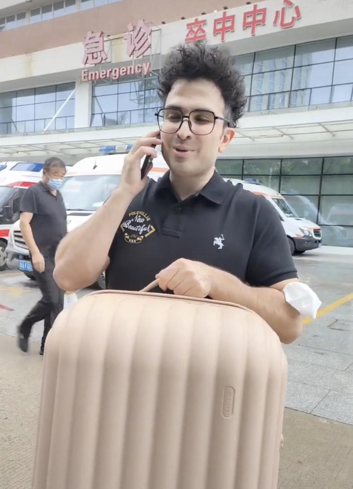 恭喜!中国女婿埃尼斯官宣二胎产女喜讯,曾为河南捐款10万元