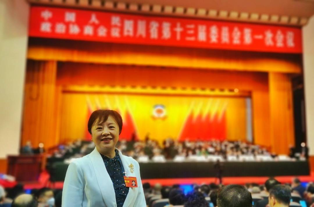 四川省政协委员马宗慧:建议提高农民养老金 进一步完善农村六十岁以上