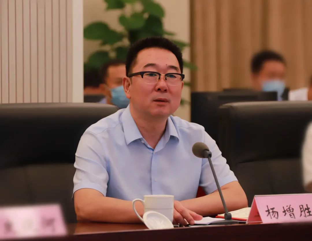 杨增胜到厅指挥中心督导调度节日值班情况