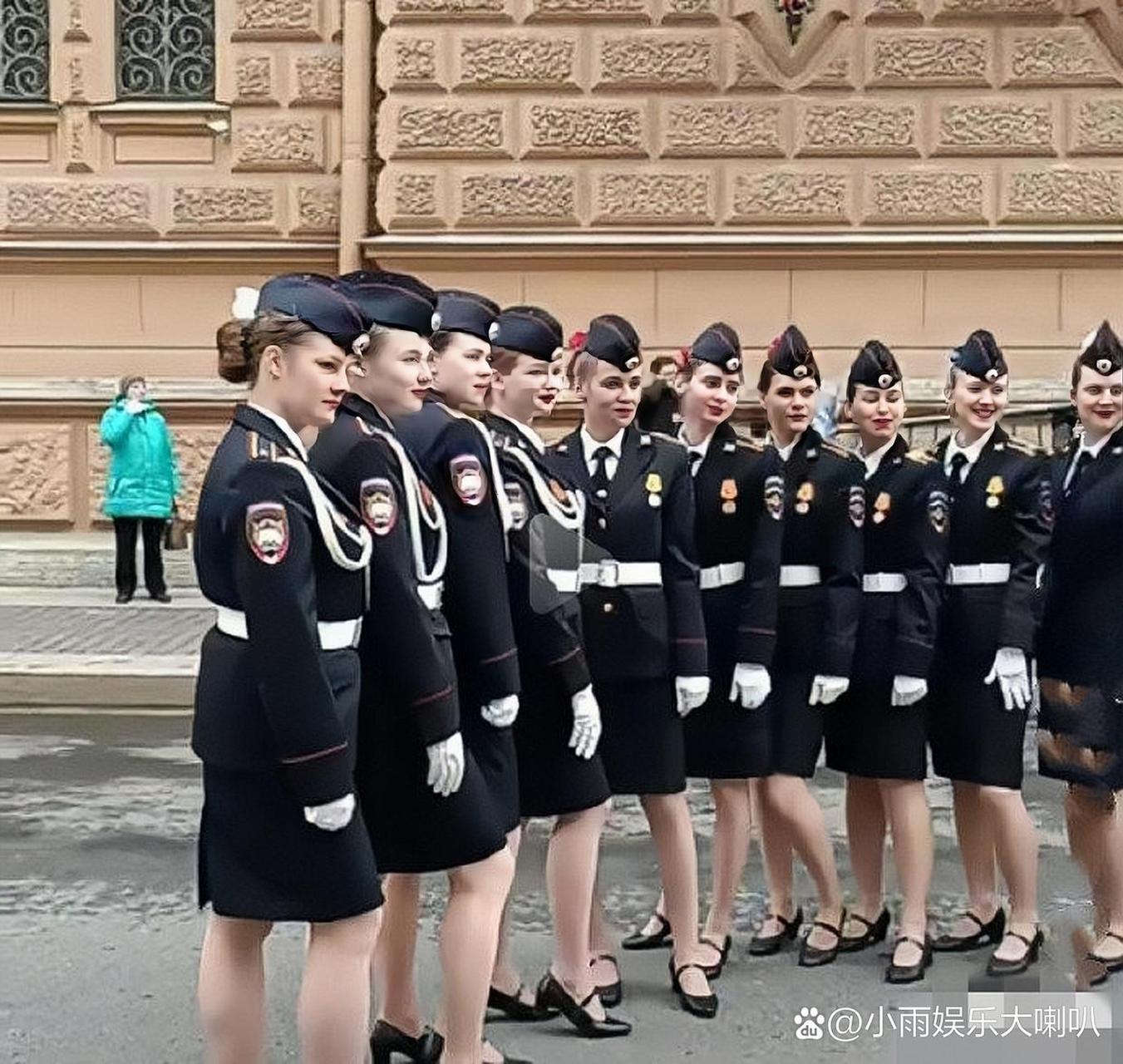 俄罗斯女兵阅兵式大全图片