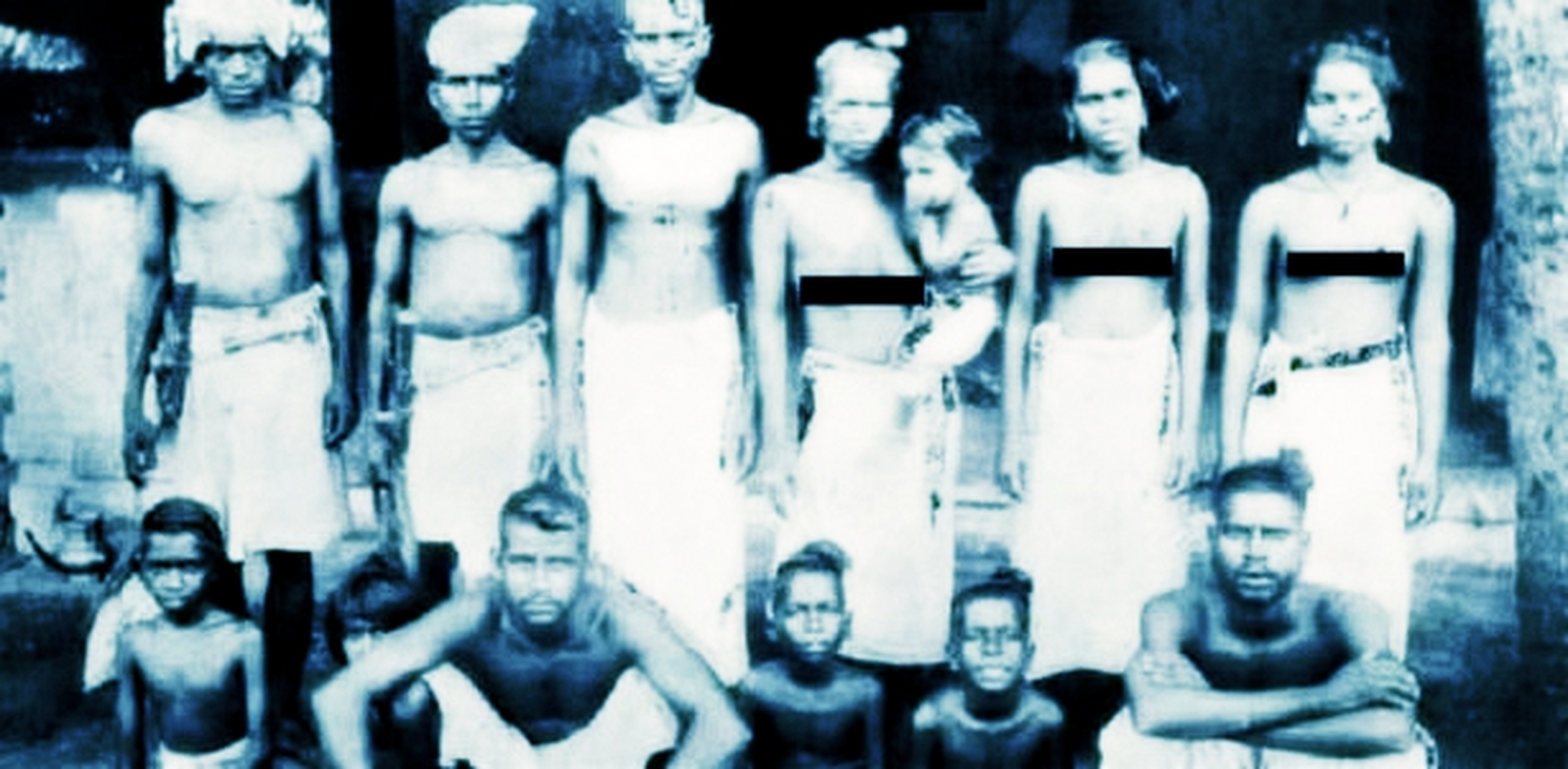 女孩因为交不起"乳房税",用刀割掉了自己的乳房,然后交给了?税务官.