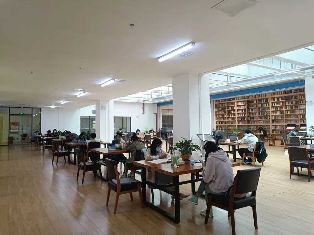 品书香,这里温馨又安全!黔西南州图书馆恢复对外开放服务啦