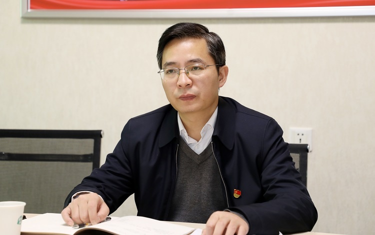 杨理诚:持续抓好综治维稳和乡村振兴工作