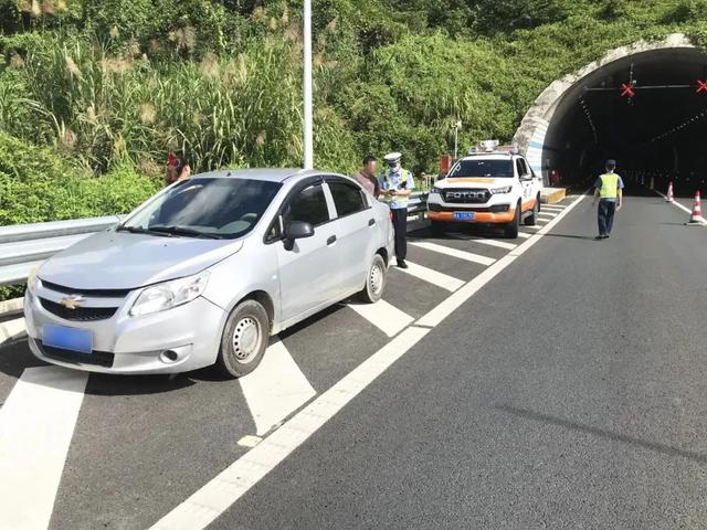 汕头公安交警支队和高速公路大队民警前往澄海区澄华街道冠山社区高速