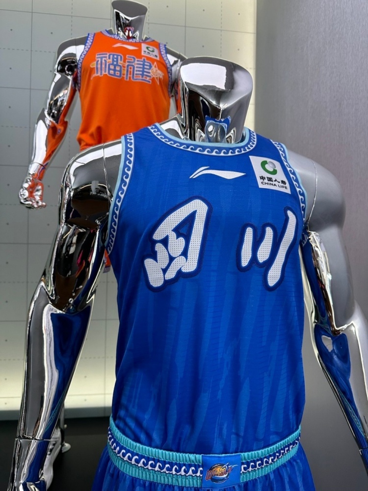 cba新赛季球衣有很多城市的元素 你最喜欢哪支球队的球衣?