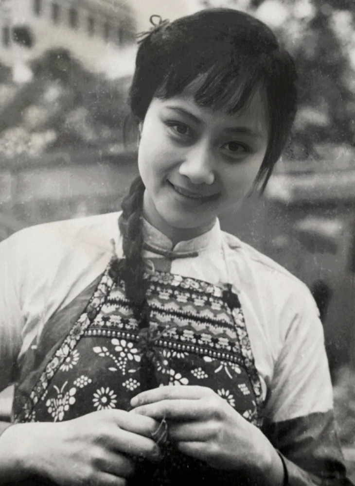 《囧妈》黄梅莹:27岁出道,40岁爆红,和丈夫姐弟恋36年恩爱如初