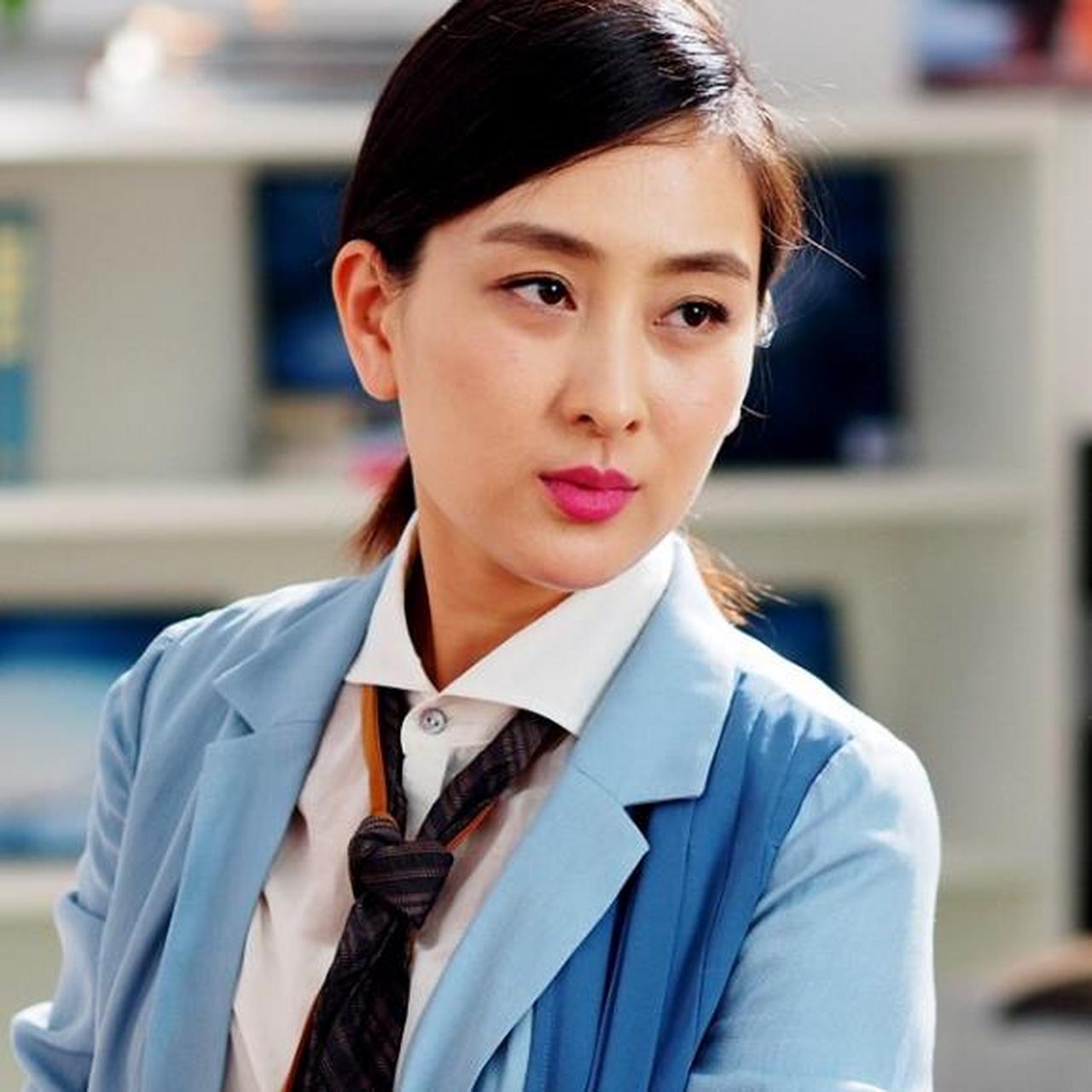 2004年的一天晚上,孔令辉对女友马苏说:"请你滚出我家.