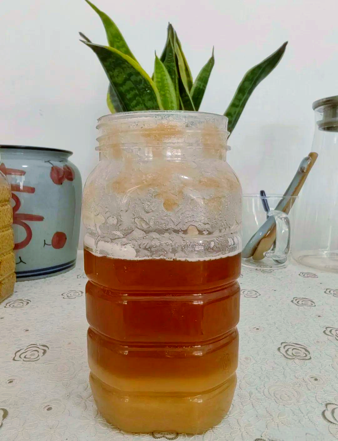 蜂蜜放久了过期吗(蜂蜜放时间长了过期吗) 蜂蜜放久了过期吗(蜂蜜放时间长了过期吗)