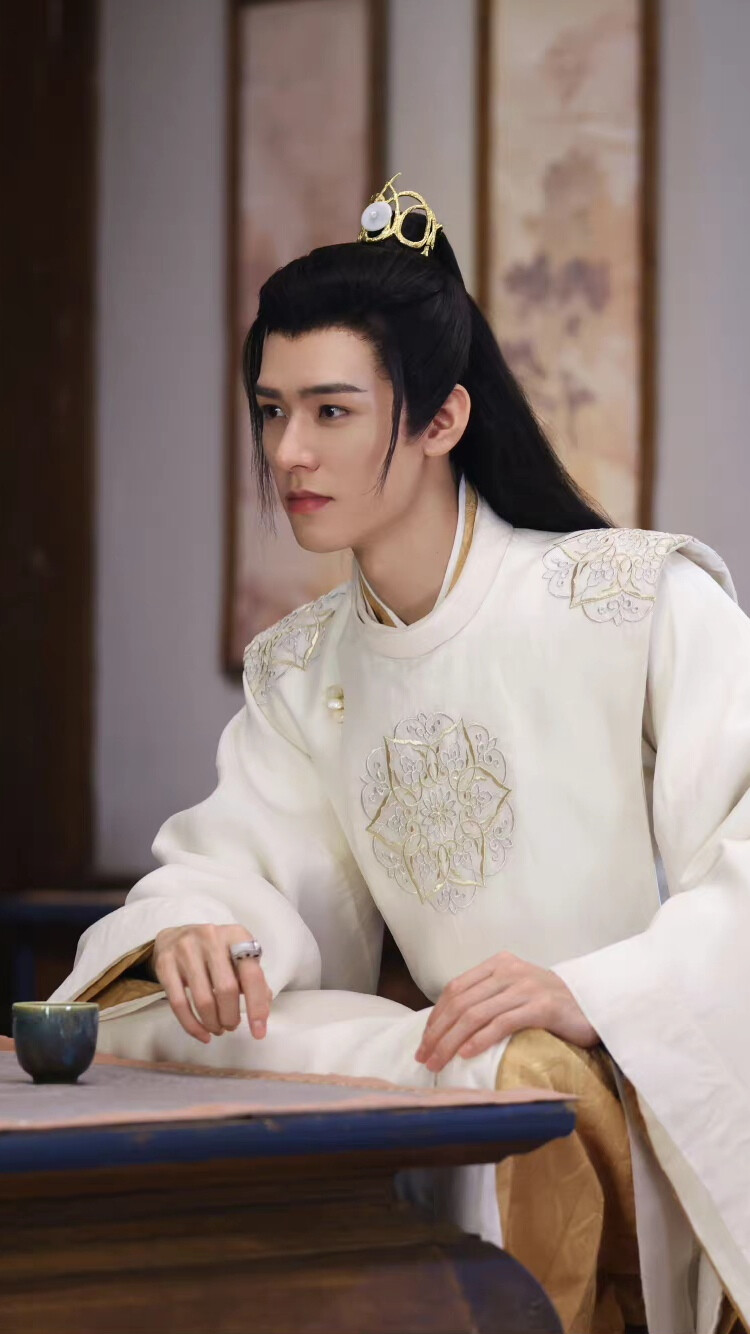 《冷王追爱:萌妃轻点宠》略施小计退掉婚约,却被冷酷王爷给盯上