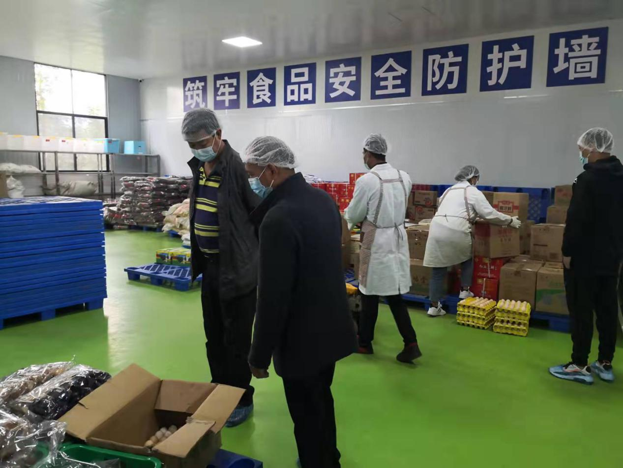 布拖县市场监管局开展学校食堂配送企业专项检查行动