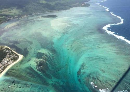 世界海底最大的瀑布——丹麦海峡的海底特大瀑布,总落差达3500米