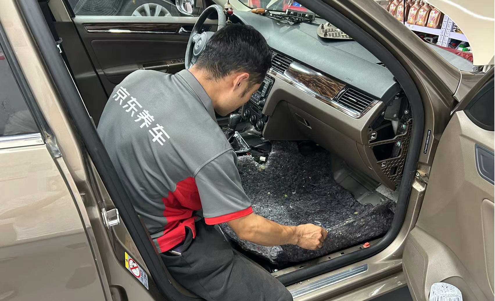 京东养车:80小时,为13302名车主免费咨询 维修,检测车辆超2200台