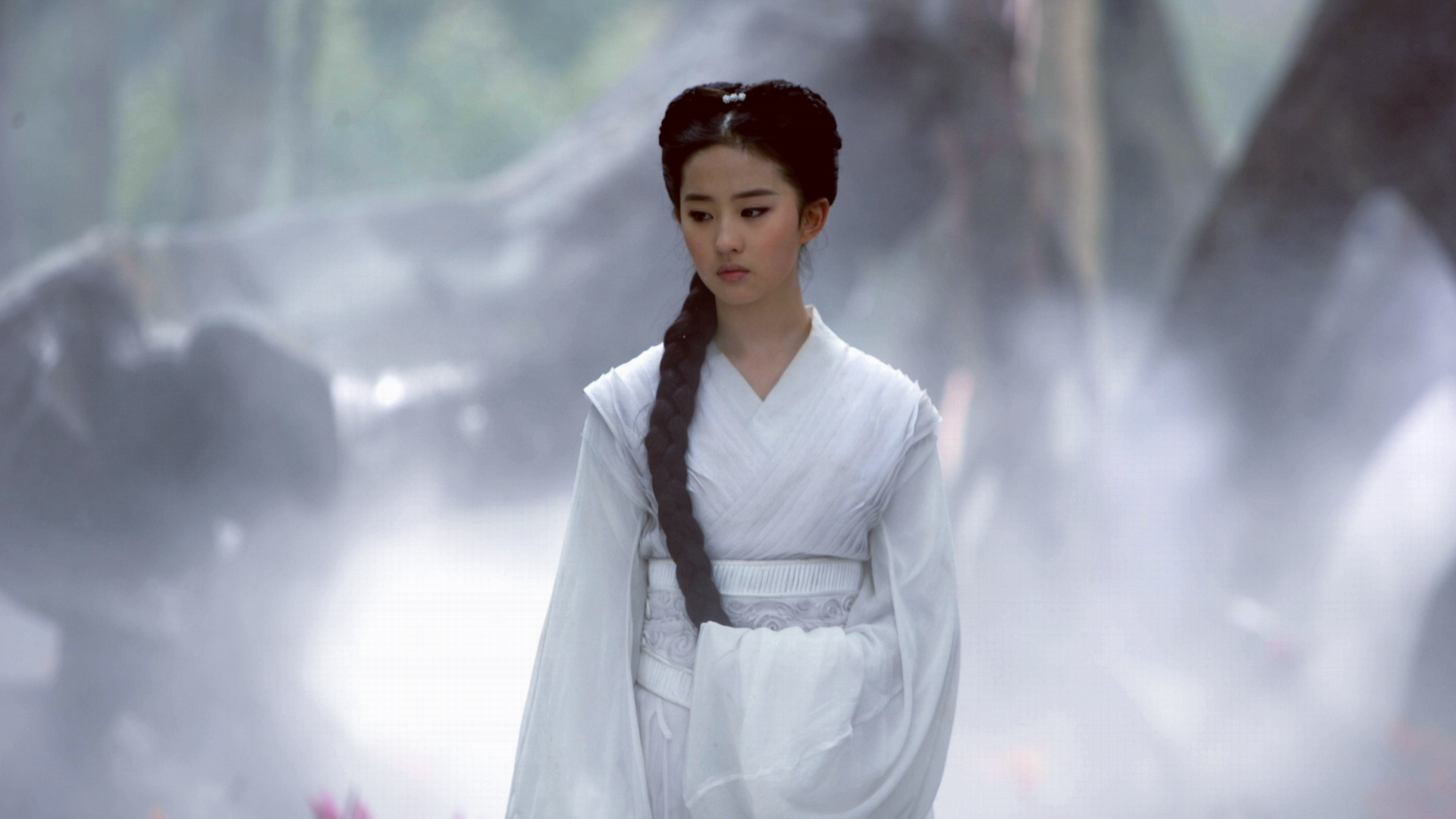 小龙女在绝情谷留下小孩儿衣服,跟尹志平无关,杨过看了潸然泪下