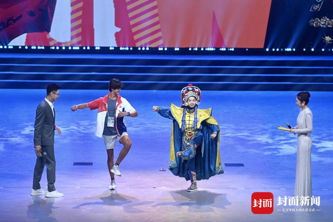 图说大运丨奥运冠军张家齐,任茜放歌成都大运会运动员联欢会