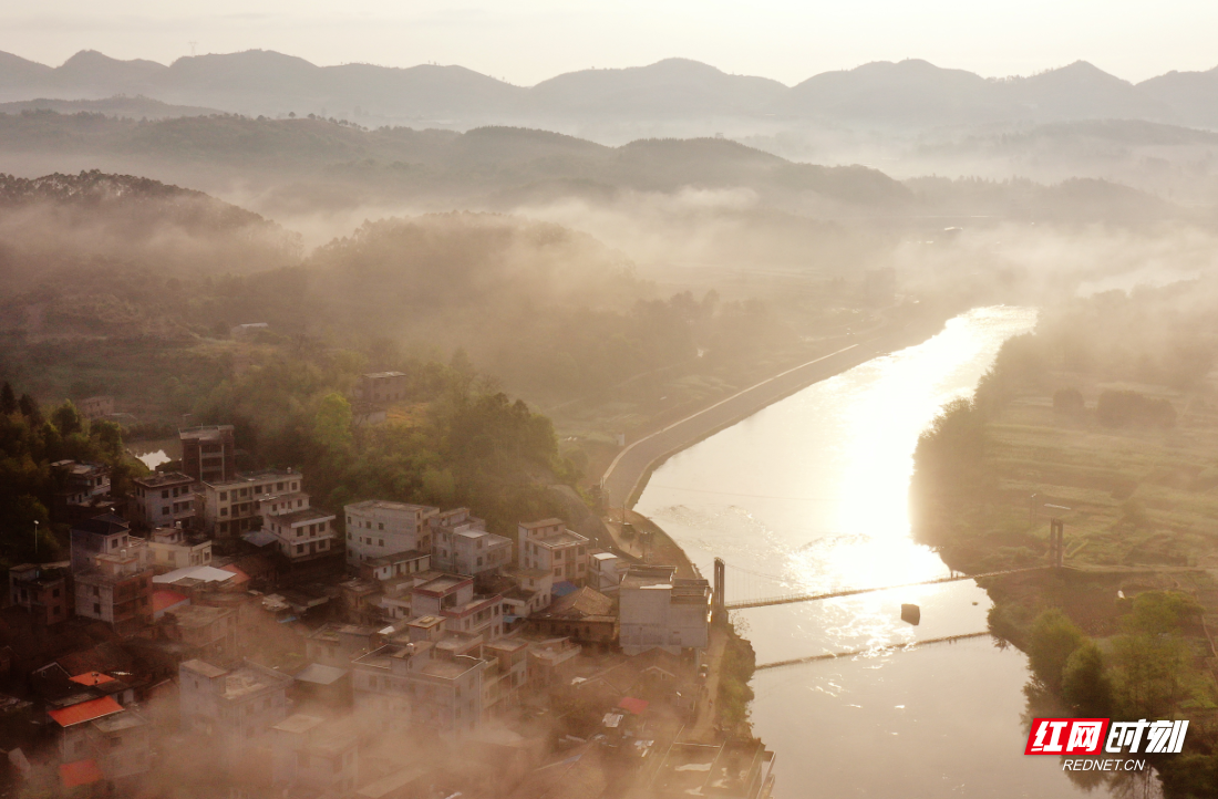 嘉禾县坦坪镇黄甲村:云雾缭绕 宛如仙境