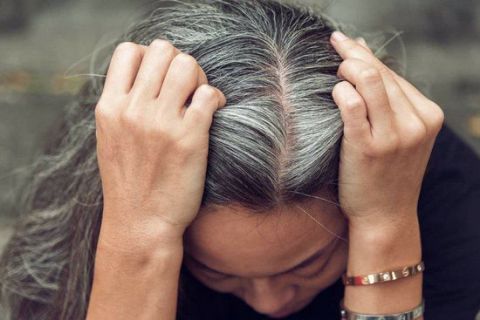 为什么压力大时会长白头发?这些催生白发的习惯快改了吧!