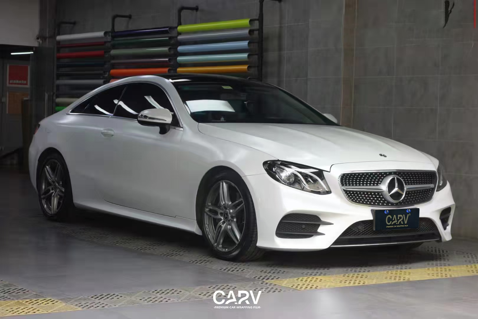 奔驰e级卡孚改色膜陶瓷白