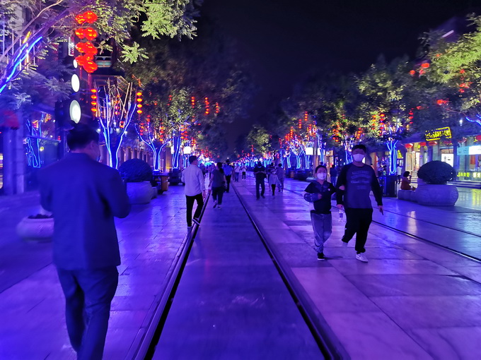 走!逛北京隆福寺"国潮"夜市去,故宫文创首次参加户外市集