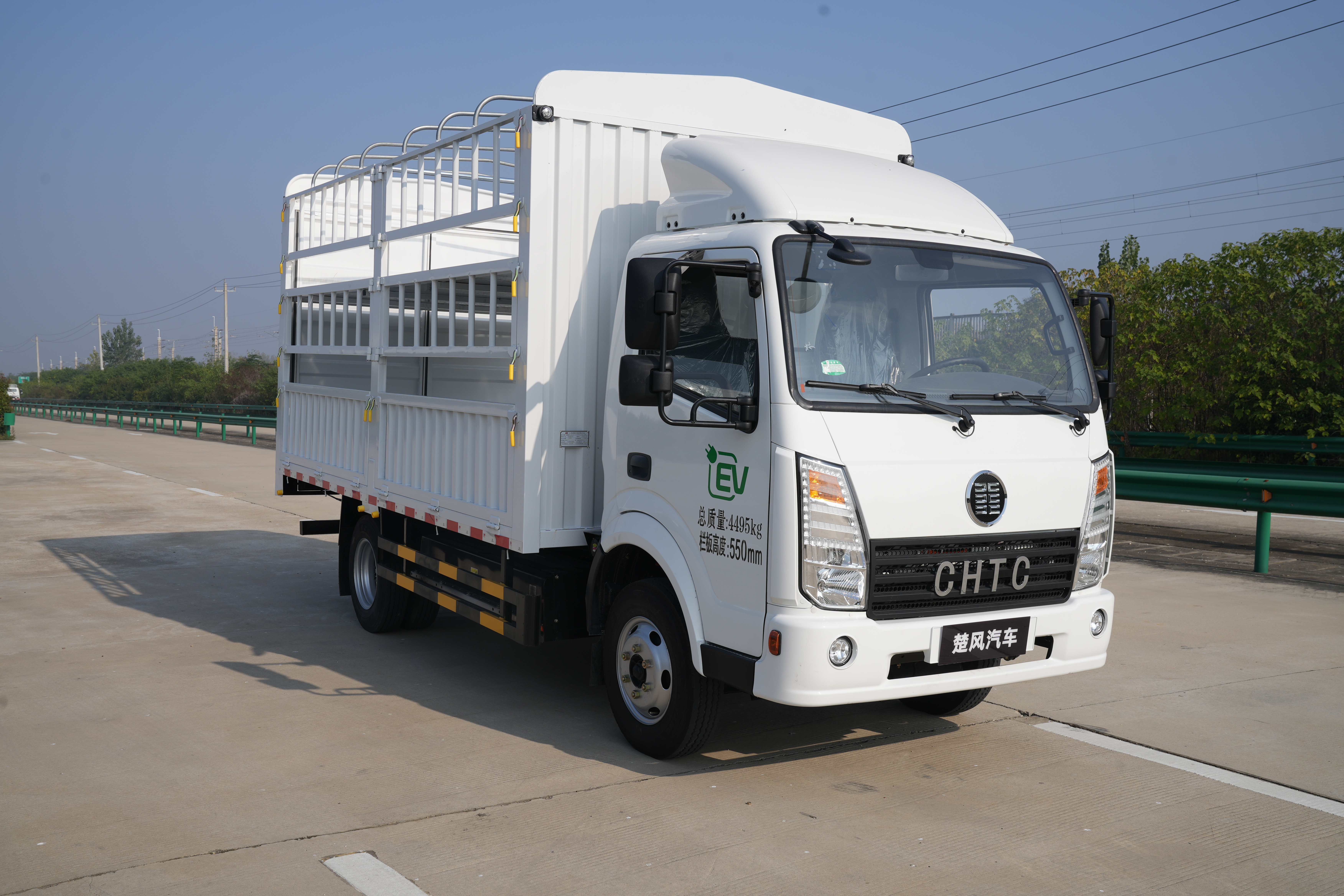 楚风汽车纯电动4.2米仓栅式运输车新能源绿通货车