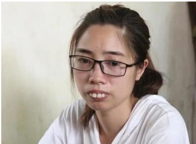 越南女子因長相沒人追,歷經四個月改變,如今身材前凸後翹變女神