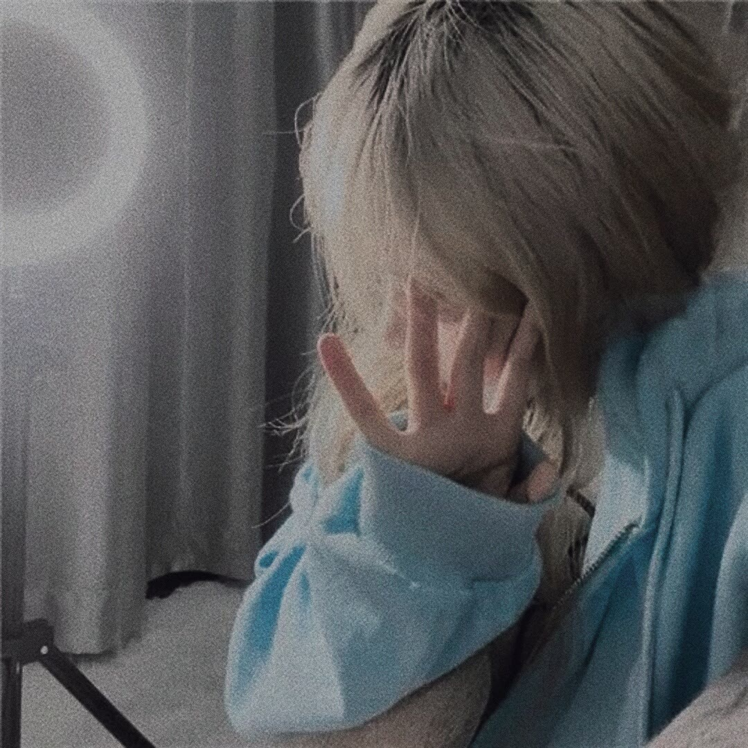 伤感微丧女生头像