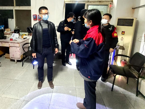 通州于家务乡开展夜查筑牢安全防线-通州律师事务所,通州离婚律师,通州债务纠纷,通州刑事律师,通州遗产继承,通州拆迁补偿律师,通州劳动仲裁,通州工程建筑纠纷,通州医疗事故纠纷,通州交通事故赔偿律师