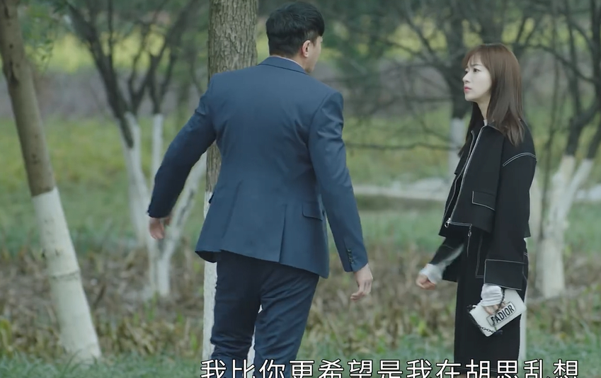 《正青春》一枚章鱼胸针,温哲对章小鱼的爱慕呼之欲出,用情至深