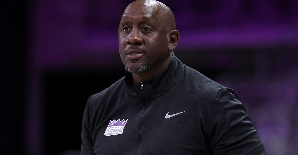 前国王超六鲍比-杰克逊加入76人教练组