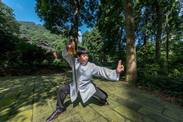 走进峨眉派,传承弘扬峨眉武术