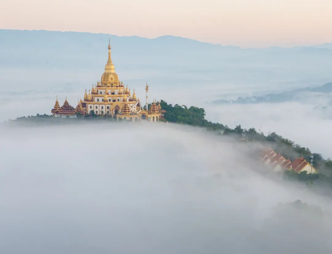 乐享云南丨美景·德宏金银双塔