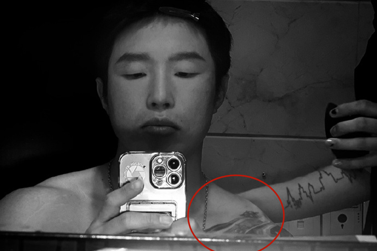 德云社烧饼晒化妆照,被肩膀处的纹身抢镜,粉丝留言真是"扎心"