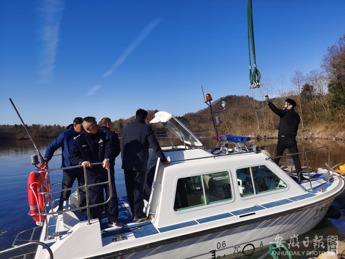 警用快艇开启"首航"