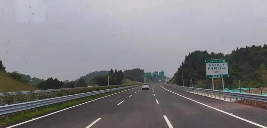 天府机场高速公路图片