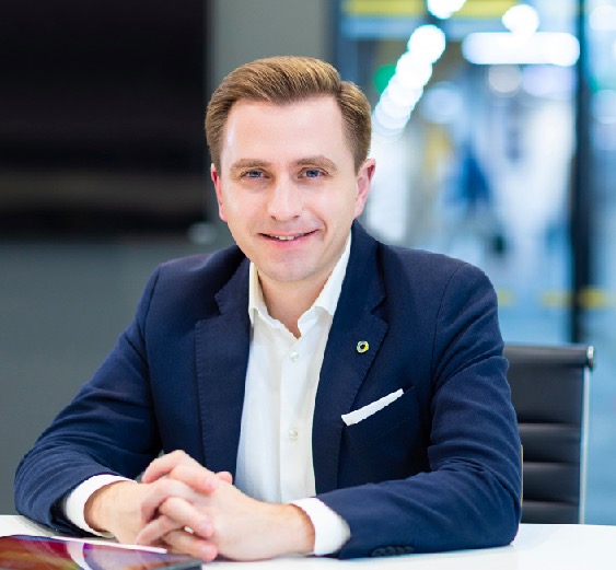 smart品牌全球合资公司销售,市场及售后副总裁daniel lescow分享了一