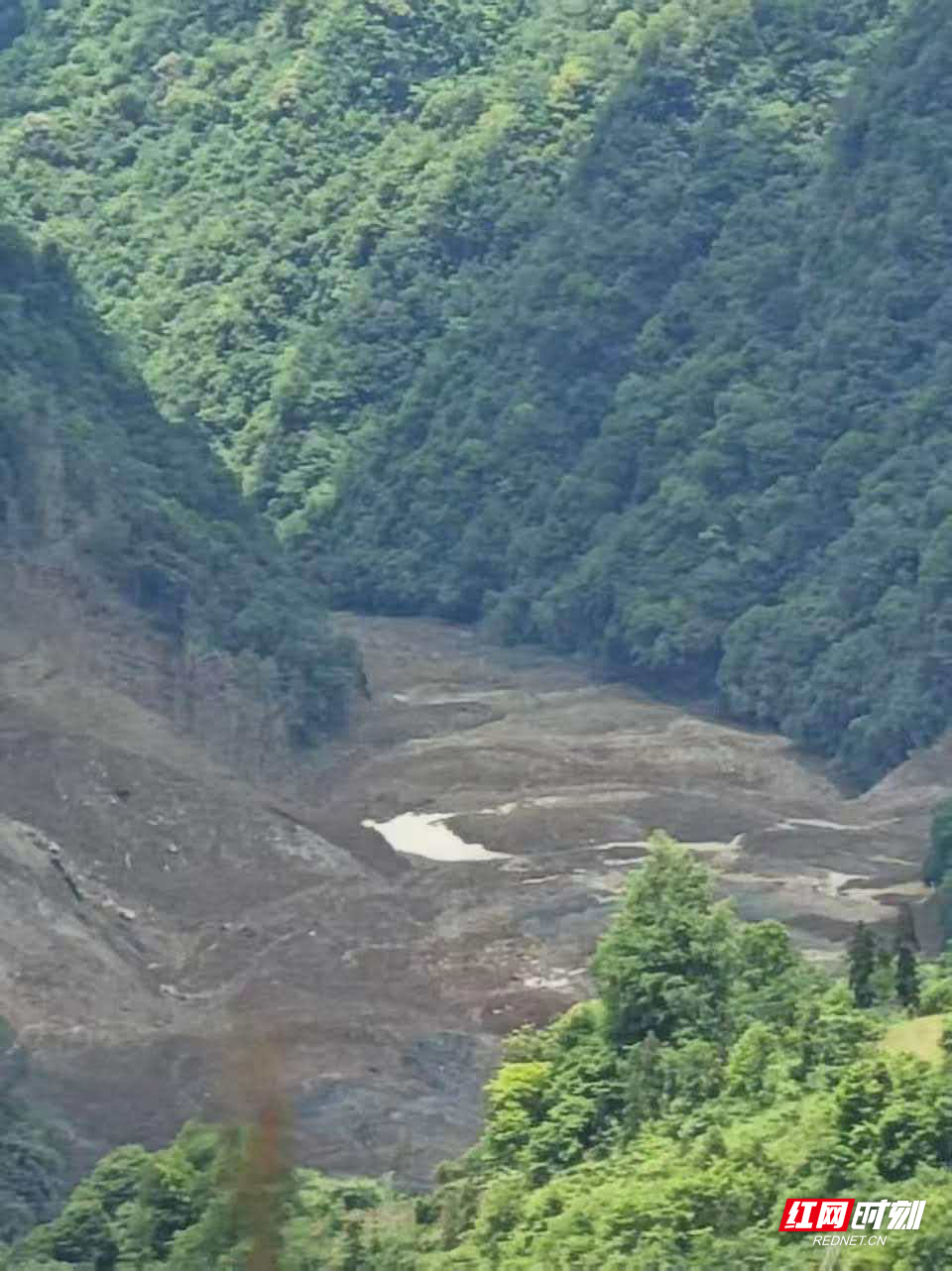 争分夺秒，深山“排险”