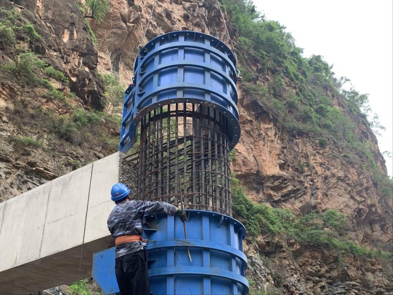 像"搭积木"一样拼装墩柱系梁