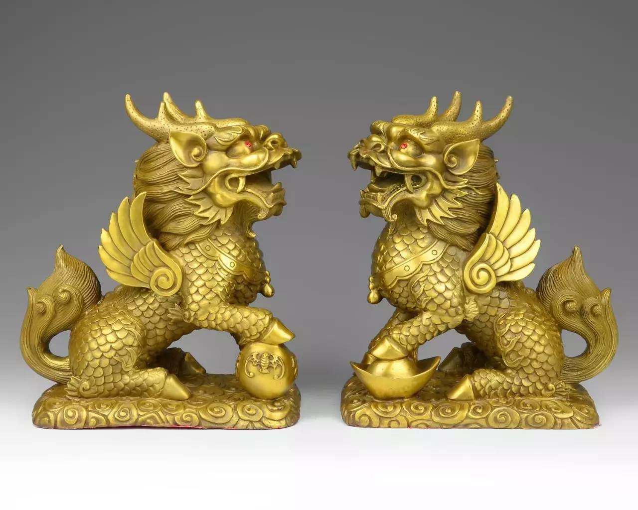 麒麟公母怎样分左右摆放?