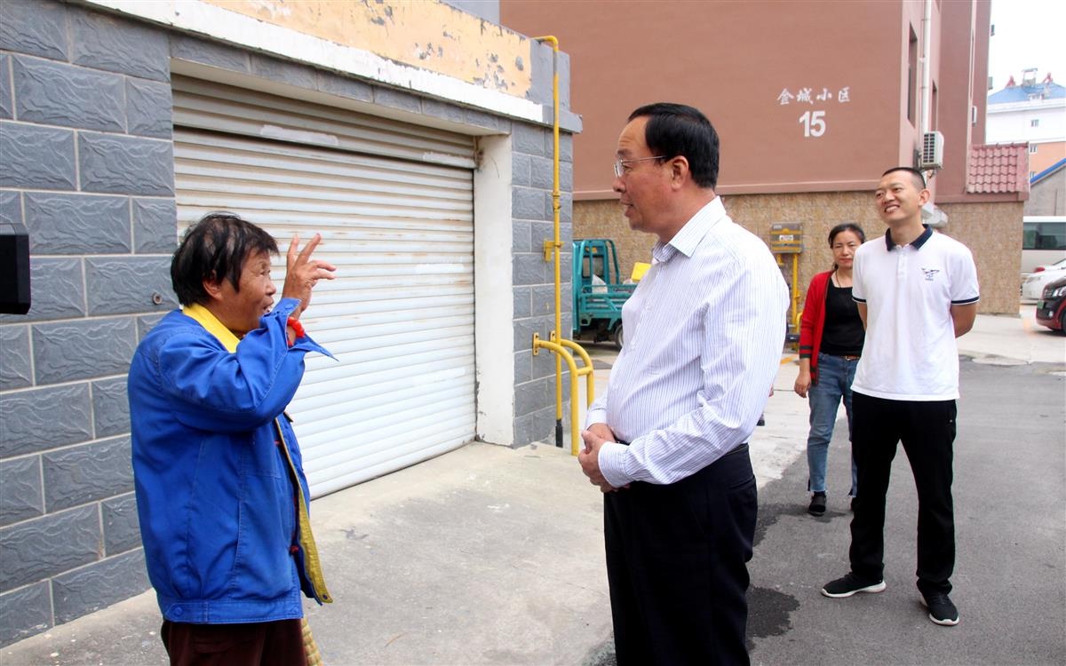 王文禄以"四不两直"方式到滨城区北镇街道督导全国文明城市创建及国家