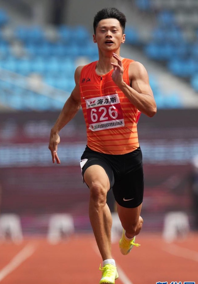 谢震业在奥运会上还将兼项200米.新华社供图