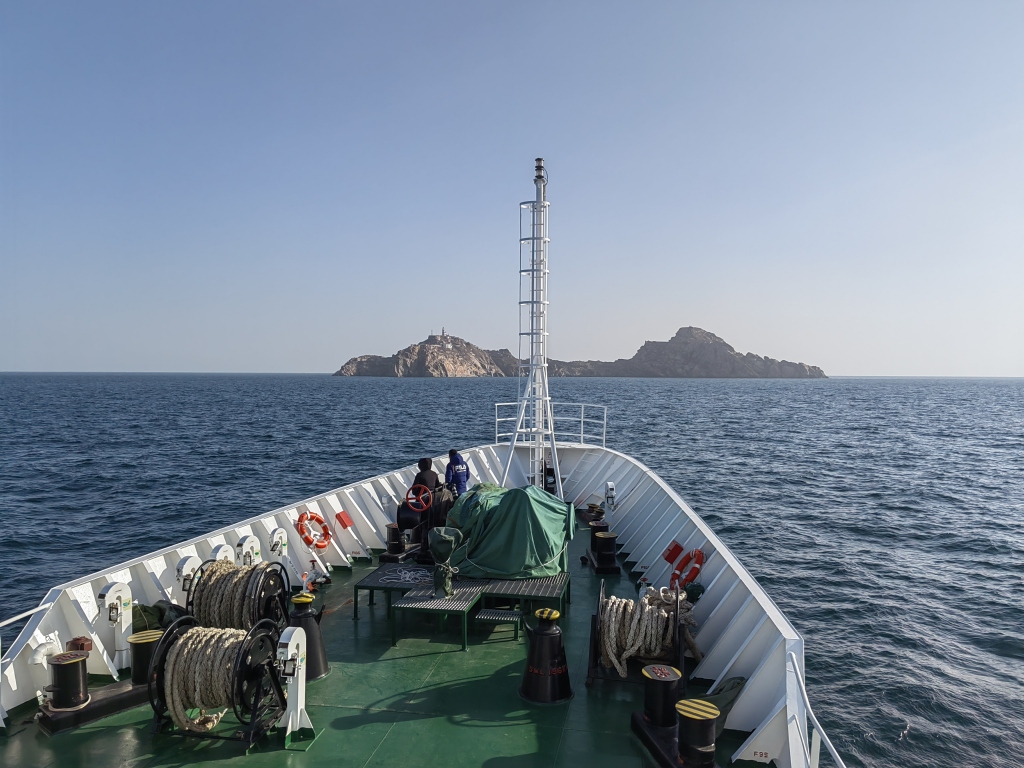 千里岩岛上的"放哨人"