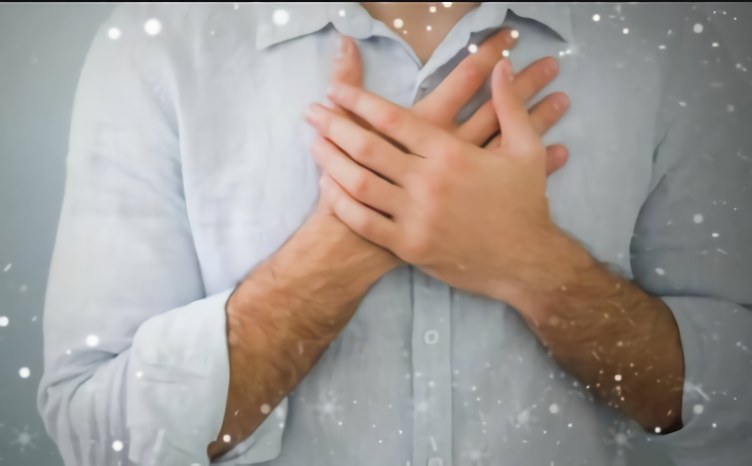 男性出现雌化胸是怎么回事?