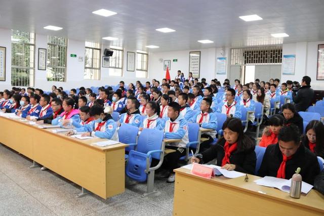 麒麟区第七中学第一次少代会暨少工委成立揭牌仪式隆重举行