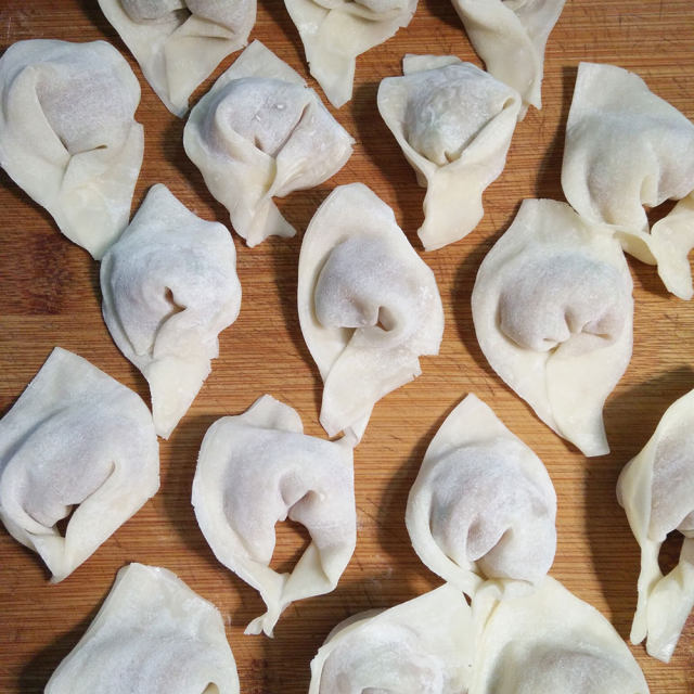 速冻馄饨,随煮随吃,方便快捷