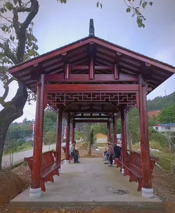 农村防腐木长廊亭:打造休闲娱乐新去处