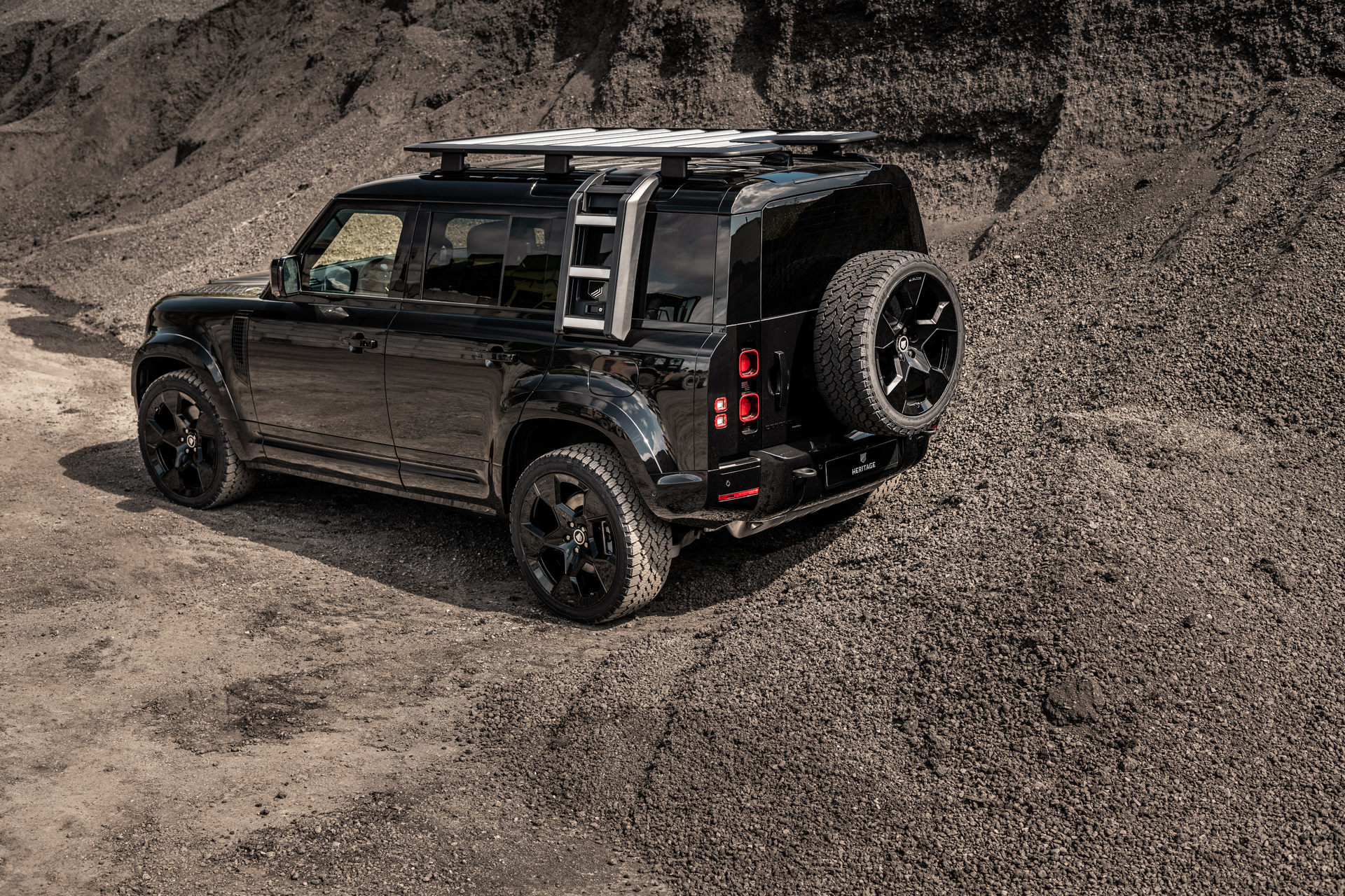 全新旗舰级硬派suv路虎卫士130实车亮相,新车配3.0t 四驱