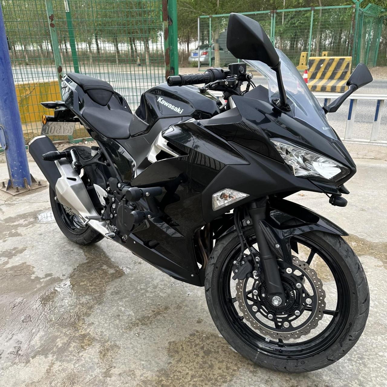 ninja400机油加多少升