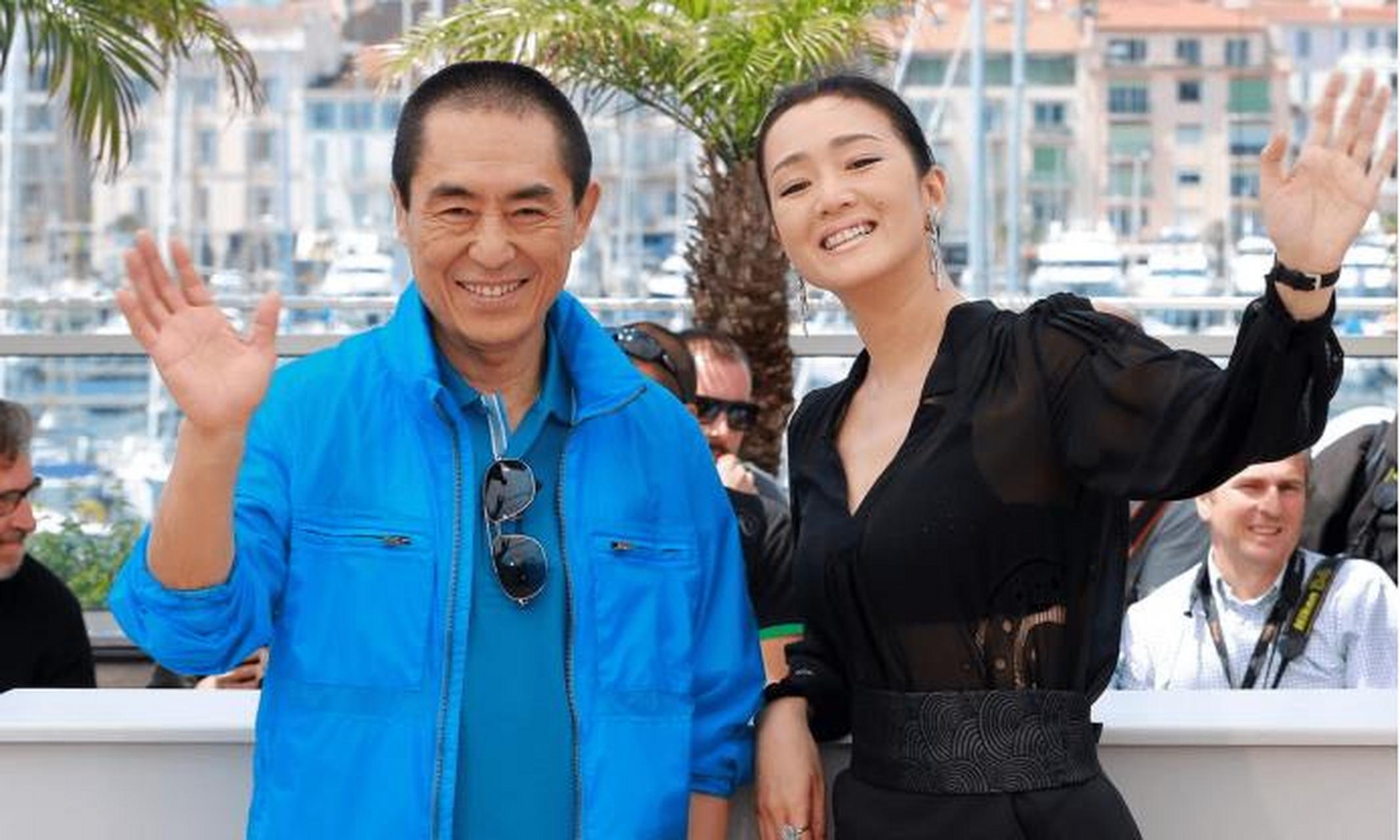 1987年,张艺谋筹拍《红高粱》,女主选了"丰乳肥臀"的史可,然而巩俐也