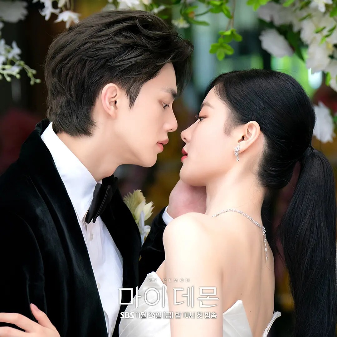 缮虎导演与《没礼貌的英爱小姐17》韩雪熺,洪保熙编剧合作打造,安孝燮