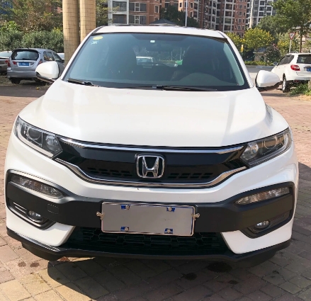 中,这一布局为驾驶员在驾驶过程中提供了便捷的充电和usb设备使用条件