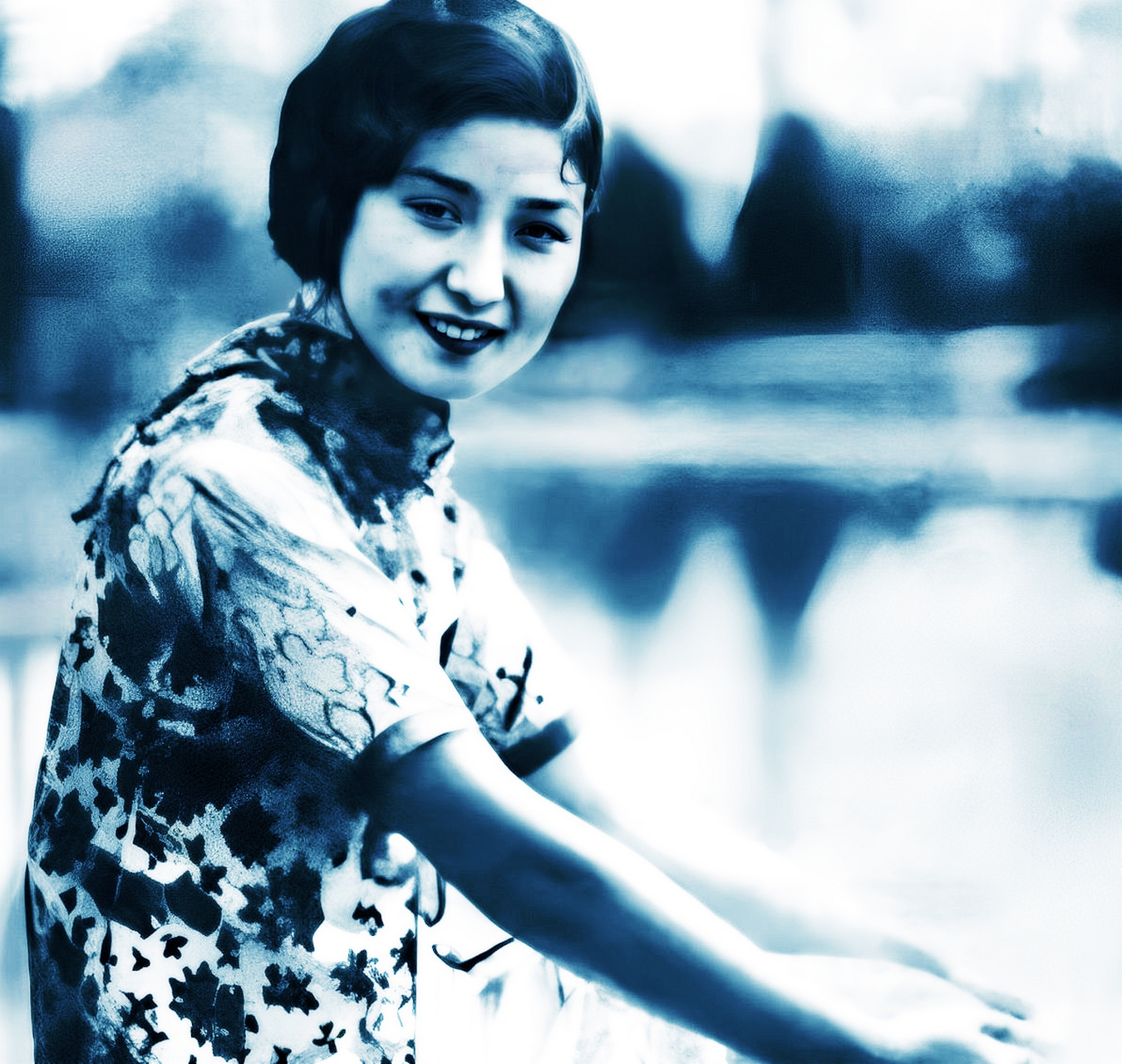 上海某店14岁少女佘爱珍用凶狠的语气向吴姓男生求婚:"如果你不不嫁我